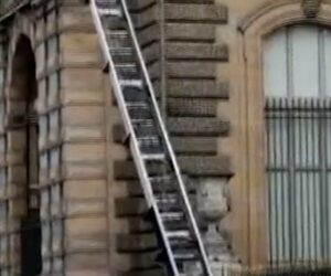 Thieves steal jewels from the Louvre in daylight heist