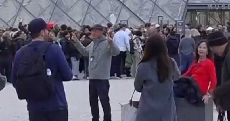 The Lourve reopens as stolen jewels search continues