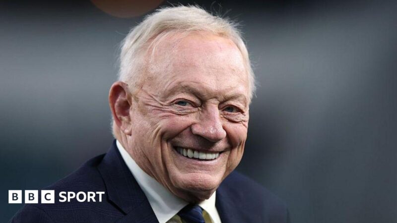 NFL: Dallas Cowboys owner Jones fined $250,000 for ‘obscene gesture’