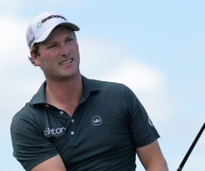 PGA Tour golfer Vince Whaley nails shot in front of alligator
