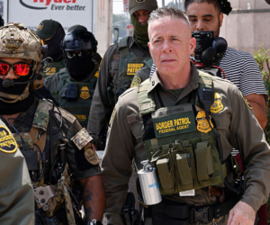 Judge to depose border officials after Chicago tear gas