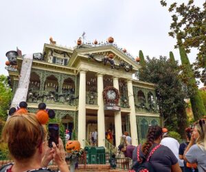 Disneyland guest dies after riding Haunted Mansion ride