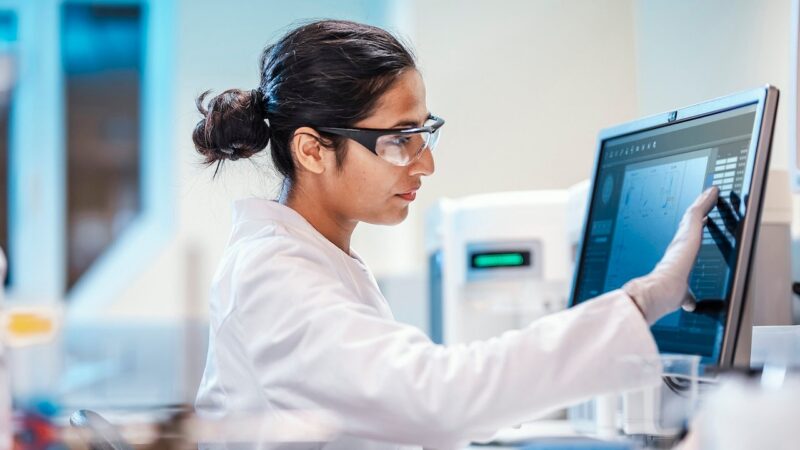 AI could deliver cancer cures within five to 10 years, predicts Dr. Siegel
