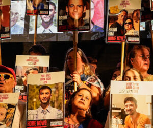 Israelis gather in Tel Aviv, awaiting hostage release