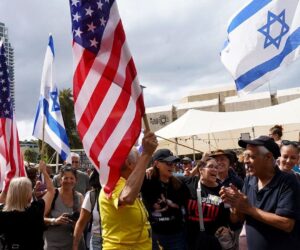 Israelis praise Trump amid Hamas hostage deal celebration in Tel Aviv