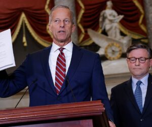 Republicans reckon with funding deadline amid shutdown impasse with Dems