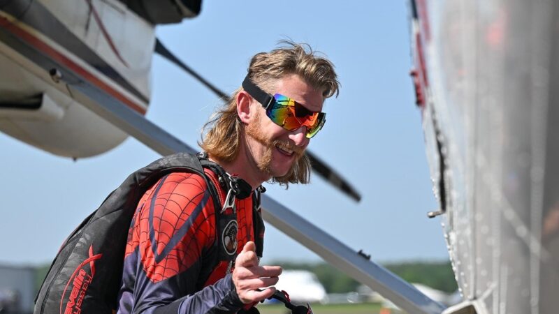 Tennessee skydiving instructor dies, student rescued from tree after jump