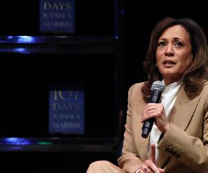 Kamala Harris book tour disrupted by protesters during Chicago event