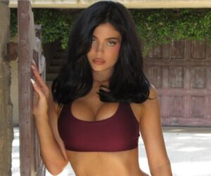 Kylie Jenner shows off new shoulder-length haircut in burgundy workout set