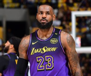 Lakers’ LeBron James experiencing sciatica, putting opening night in doubt
