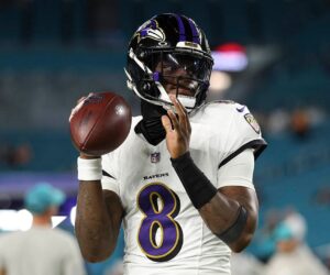 Lamar Jackson throws 4 touchdowns in thrilling Ravens return vs Dolphins