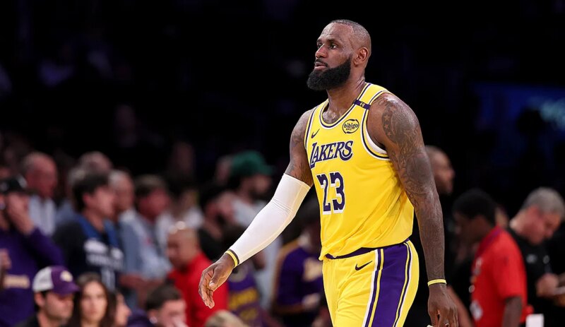 LeBron James sued by fan who bought tickets thinking ad was a retirement announcement