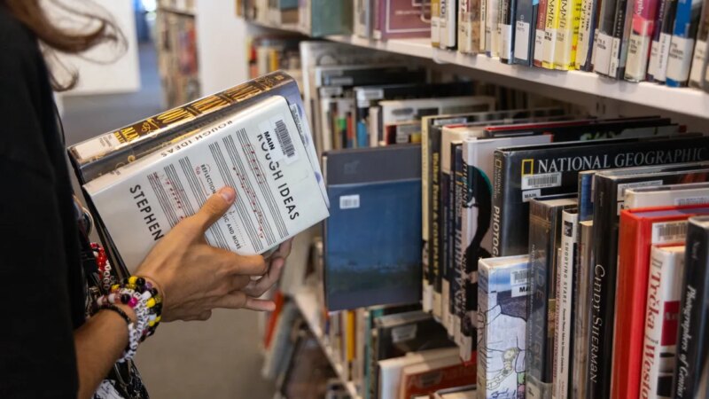 Daily reading down 40% as books die in the smartphone era