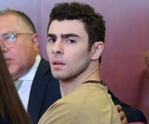 Luigi Mangione lawyers seek to dismiss federal charges in CEO killing
