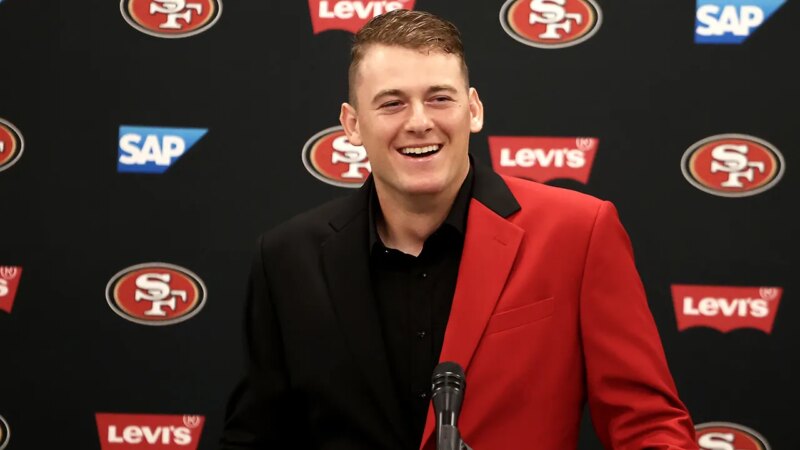 49ers quarterback Mac Jones says he wears suits because he’s ‘going to work’