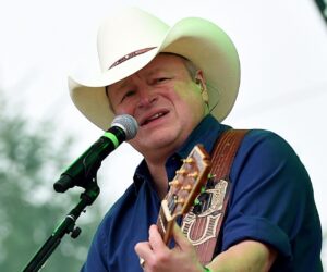 Mark Chesnutt hospitalized, cancels upcoming concerts after falling ill