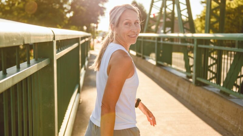 Happiness expert shares 6-step morning routine, plus the downside of ‘sleep divorce’