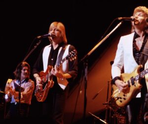 John Lodge, Moody Blues vocalist and bassist, dead at 82