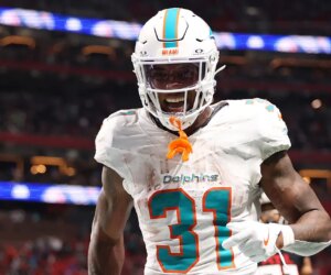 Dolphins’ Ollie Gordon II irate after penalty