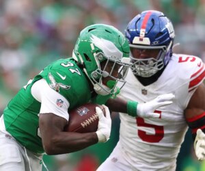 Giants’ Kayvon Thibodeaux upset over non-fumble call vs Eagles