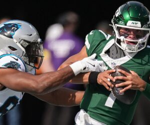 Jets’ Justin Fields hit hard vs Panthers