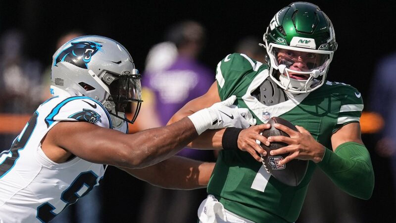 Jets’ Justin Fields hit hard vs Panthers