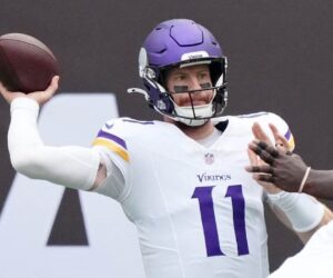 Vikings’ Carson Wentz throws go-ahead TD pass to Jordan Addison