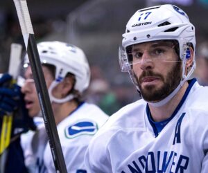Former NHL player Ryan Kesler charged with criminal sexual conduct