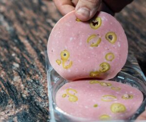 Olive loaf deli meat fades from American culture despite nostalgia