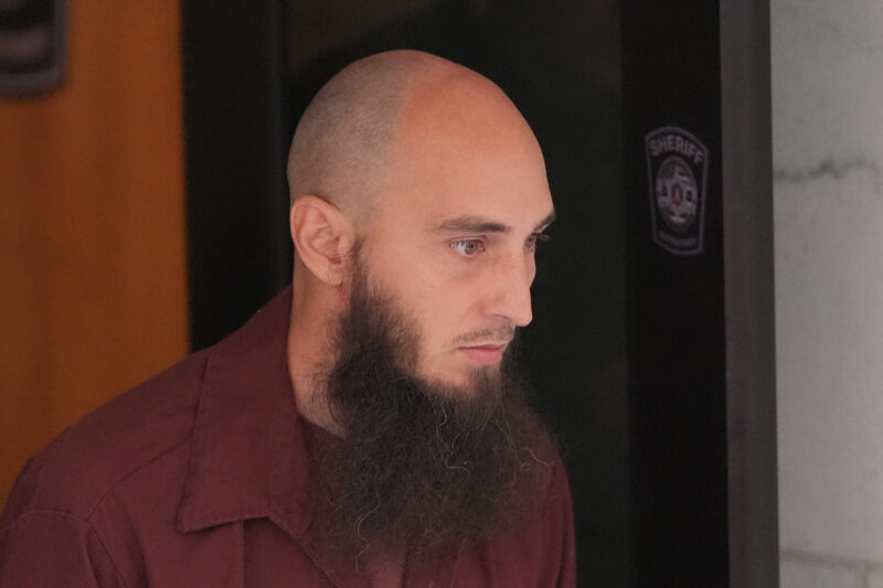 Pennsylvania man pleads guilty in arson attack at governor’s mansion while Shapiro’s family slept