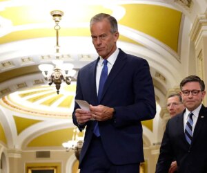 Senate leaves for weekend as government shutdown stalemate continues