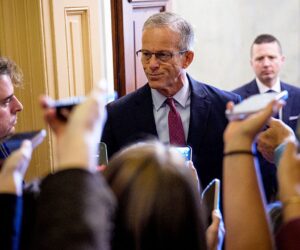 Government shutdown enters 3rd day with no clear resolution in sight