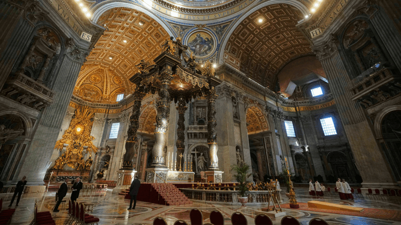 Man disrupts St. Peter’s Basilica, climbs altar before security escort