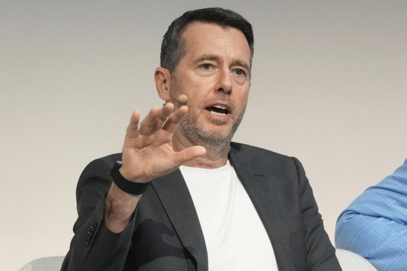 Centrist WelcomePAC charts path for Dems, with help from Axelrod, Plouffe and others