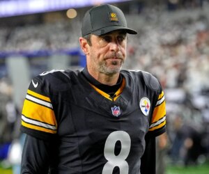 Aaron Rodgers furious after 300-pound teammate tackles him in celebration