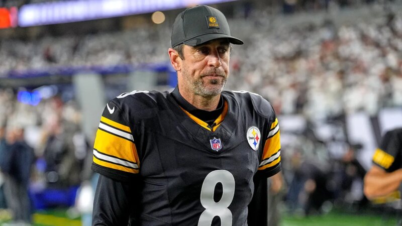 Aaron Rodgers furious after 300-pound teammate tackles him in celebration