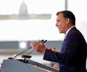 Democrat Suozzi endorses Cuomo over party’s NYC mayor nominee Mamdani