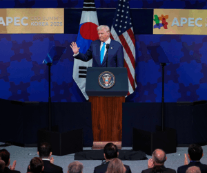 Trump meets South Korean president in Gyeongju seeking investments