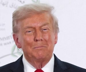 World leaders surround Trump at Egypt peace summit