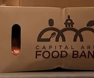 Federal workers miss first full paycheck amid shutdown