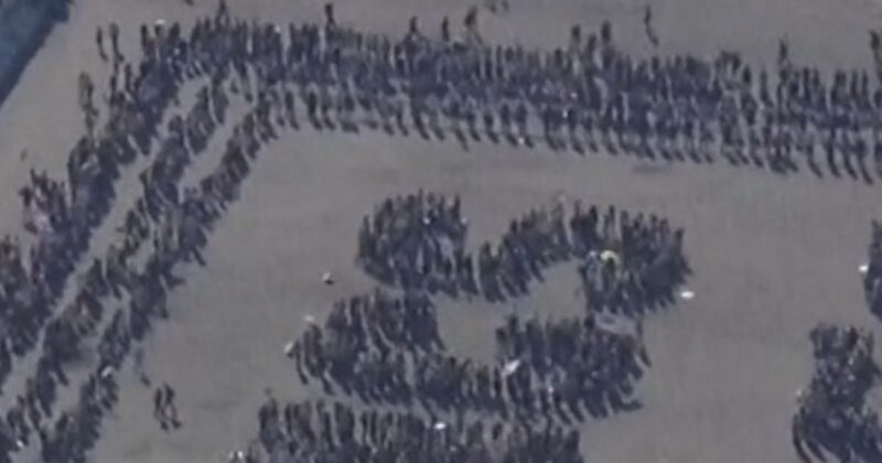 ‘No Kings’ human banner formed in San Francisco