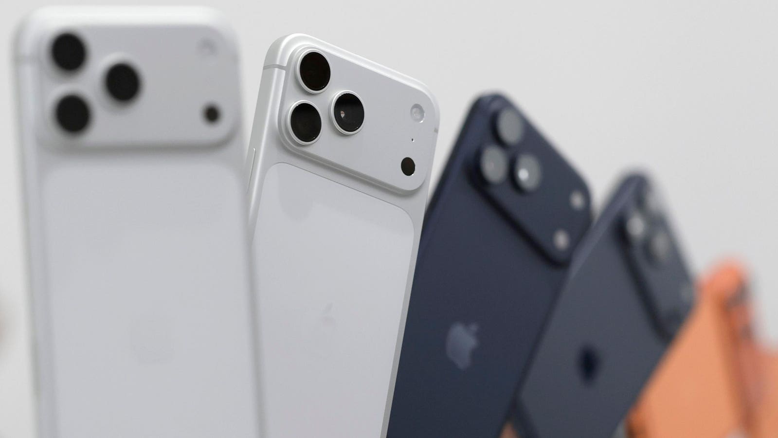 Apple Starts Silently Updating Your iPhone—Do Not Stop This