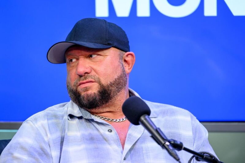 WWE Legend’s Physique Goes Viral