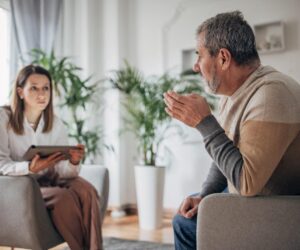 Mental Health Therapists Are Surprisingly Making Use Of Generative AI During Actual Client Therapy Sessions