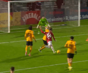 Ex-Man United star Nicky Butt’s son nets twice on first Salford start