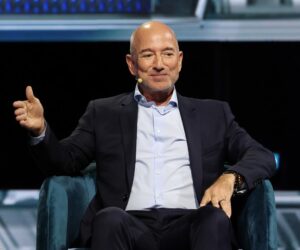Bezos Enters The AI Arena Amid Shifting Rules And Heavy Startup Activity