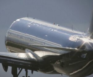 Worldwide mandatory jet repair threatens to disrupt holiday travel