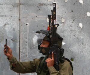 Israel’s IDF Bans Android Phones—iPhones Now ‘Mandatory’