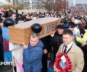 West Ham ‘take small step’ with win after 10,000 fans protest