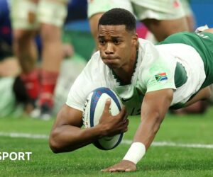 France 17-32 South Africa: Springboks win in Paris despite Lood de Jager red card